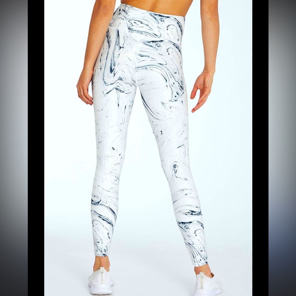 Balance Collection Marble High-Waist WhiteLeggings | Full Length | Size medium
